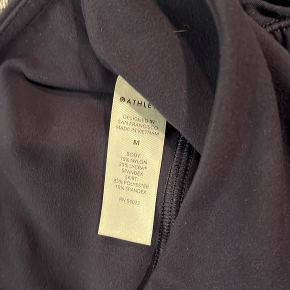 Athleta Elation 2-in-1 Capri - Picture 4 of 4